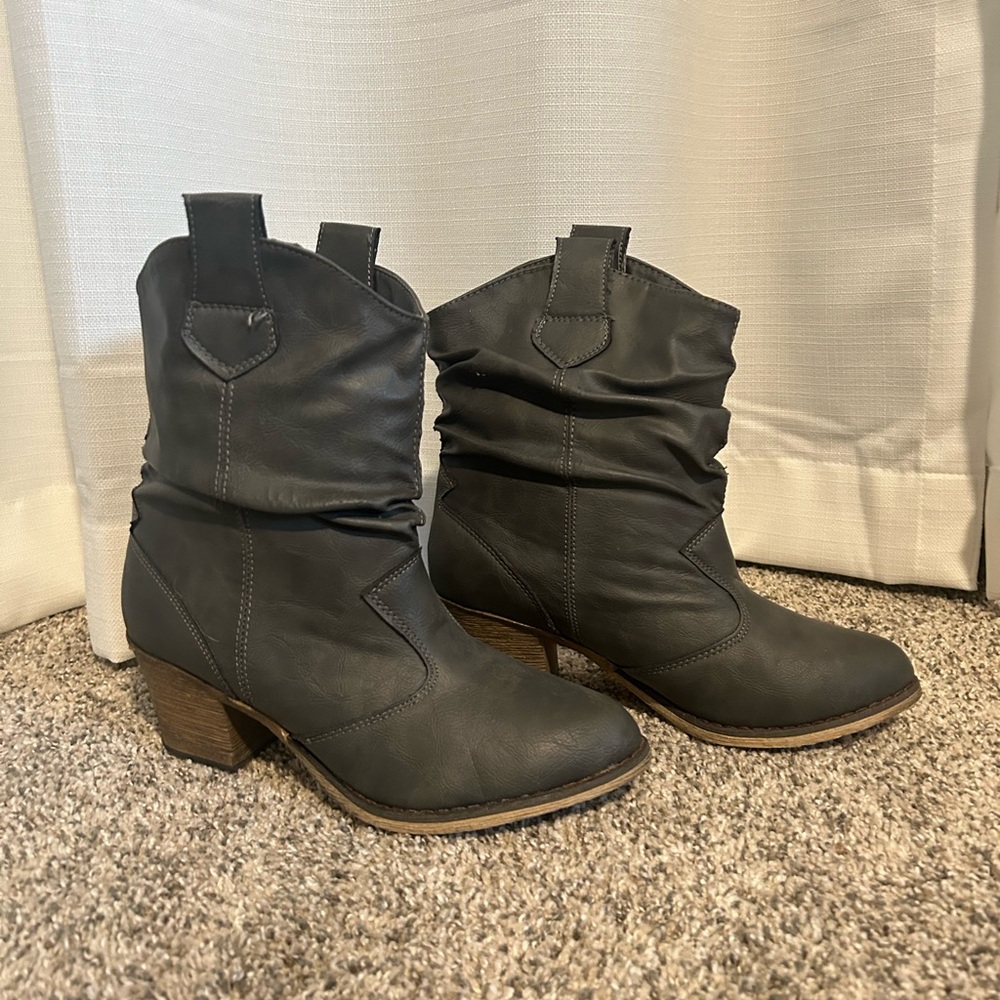 Charles Albert Dark Gray Ankle Boots